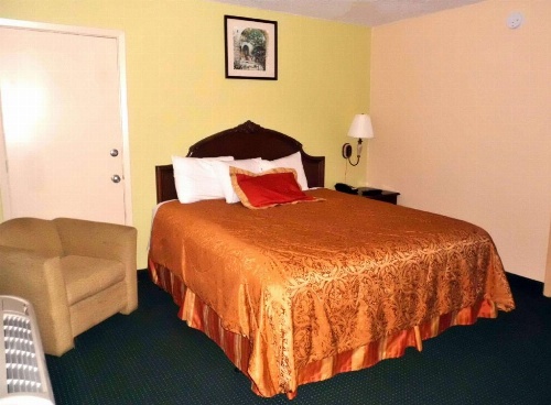 America's Best Inn Lakeland image 17