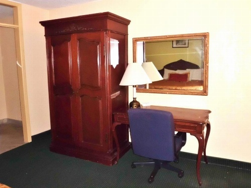 America's Best Inn Lakeland image 21