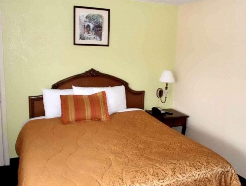 America's Best Inn Lakeland image 26