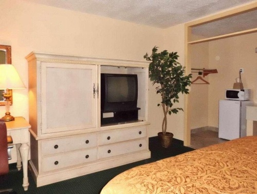 America's Best Inn Lakeland image 29