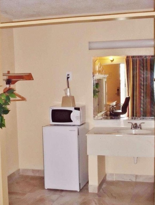 America's Best Inn Lakeland image 30